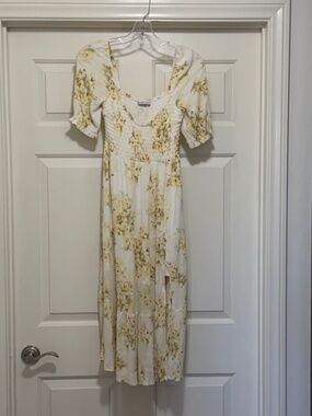 Abercrombie & Fitch  summer yellow /cream midi dress size small